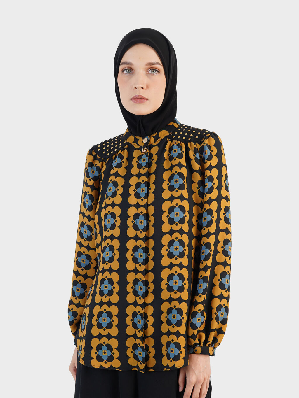 Chic Circles Blouse