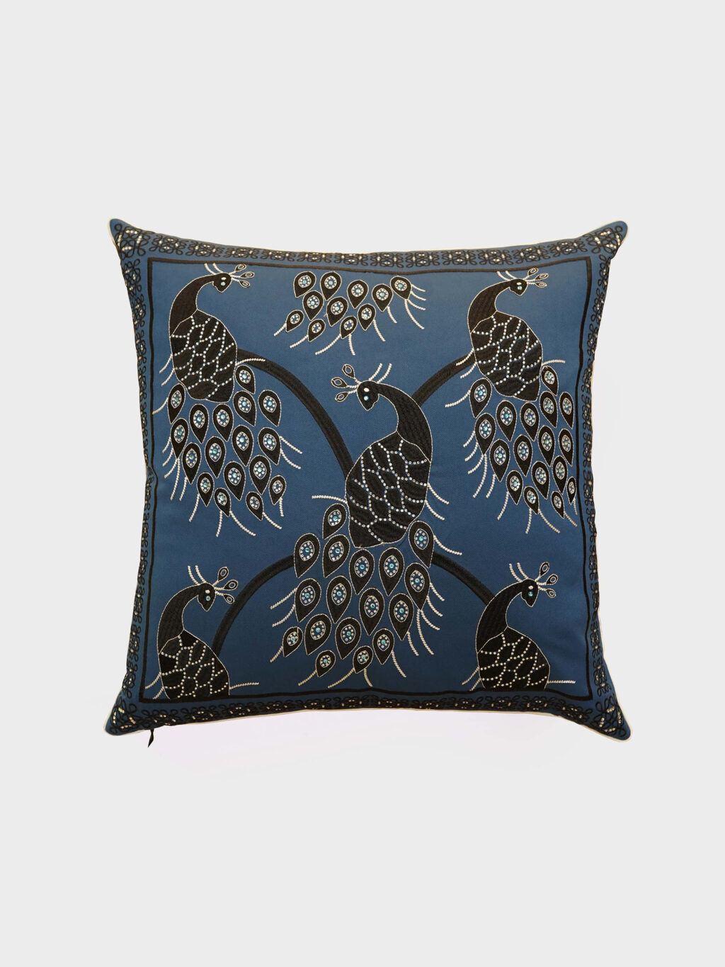 Majestic Pluma Pillow