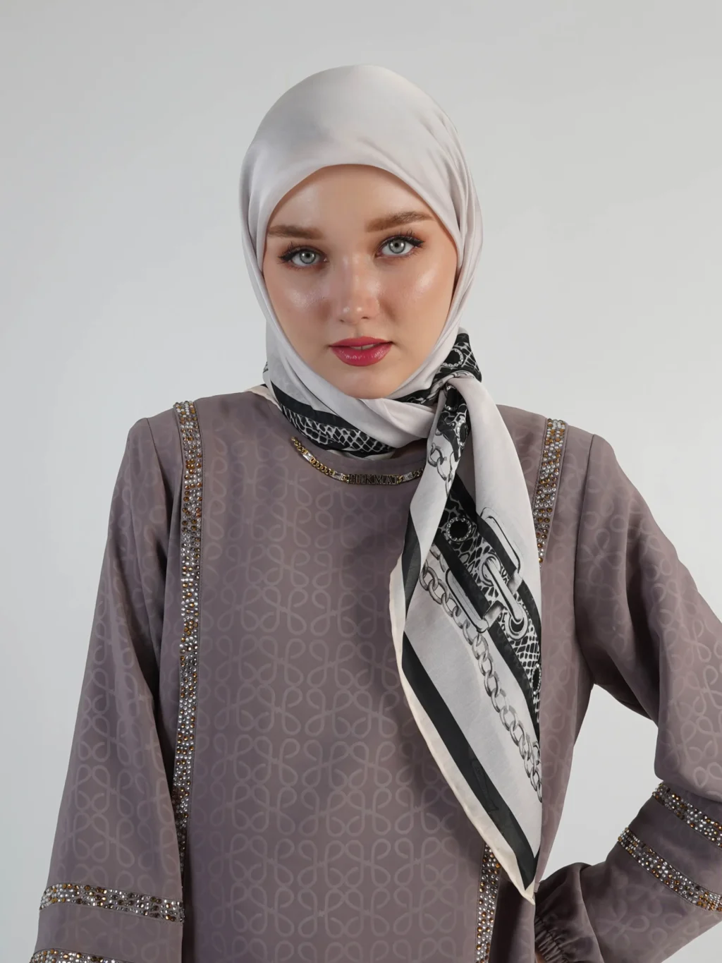 Regnum Chain Headscarf
